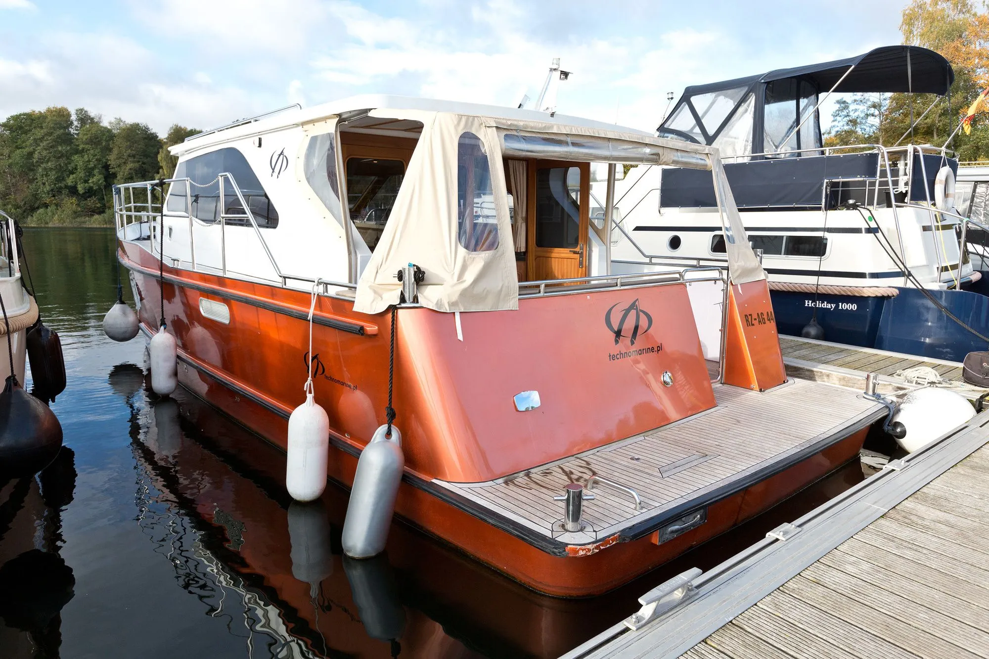 Rent a 11.9m Motor Yacht Technomarine Alexis in Röbel