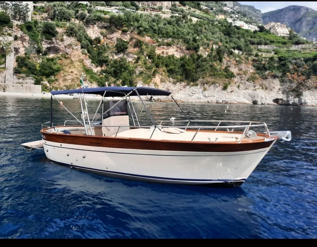 7.5m Amalfi Tecnonautica Jeranto 7.5 Open Hire