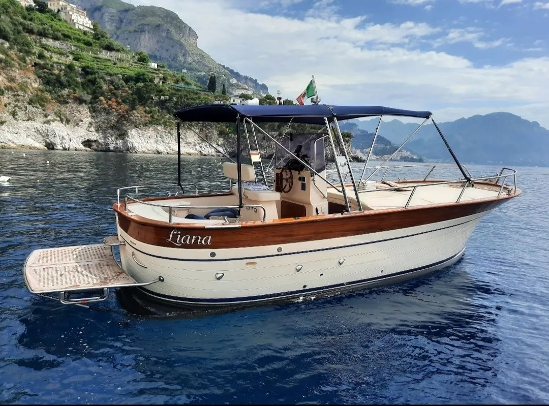 Liana Charter Boat