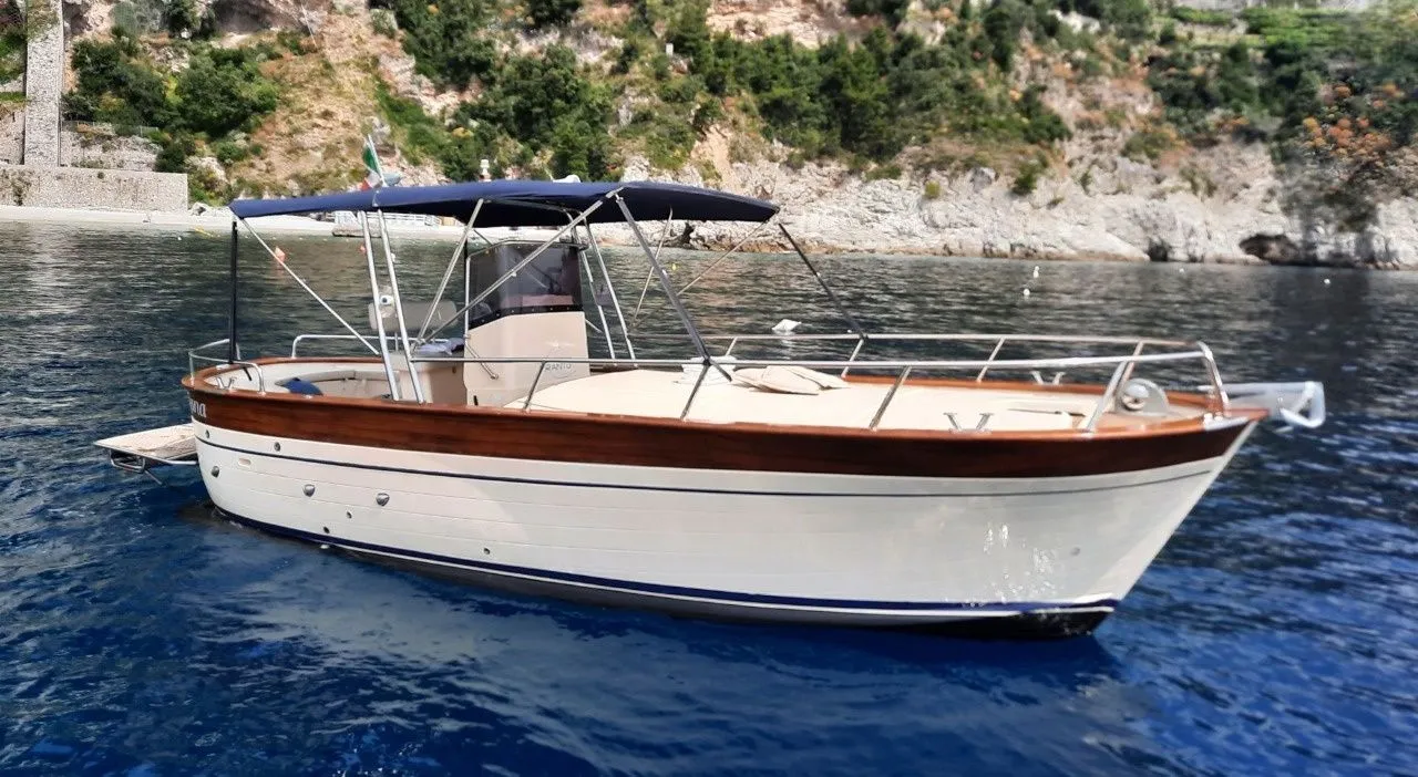 Liana Charter Boat