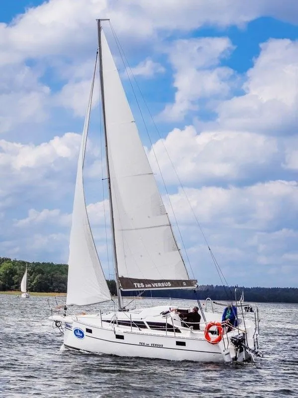 Charter a 7.49m Tes 246 Sailing Yacht in Piekna Gora
