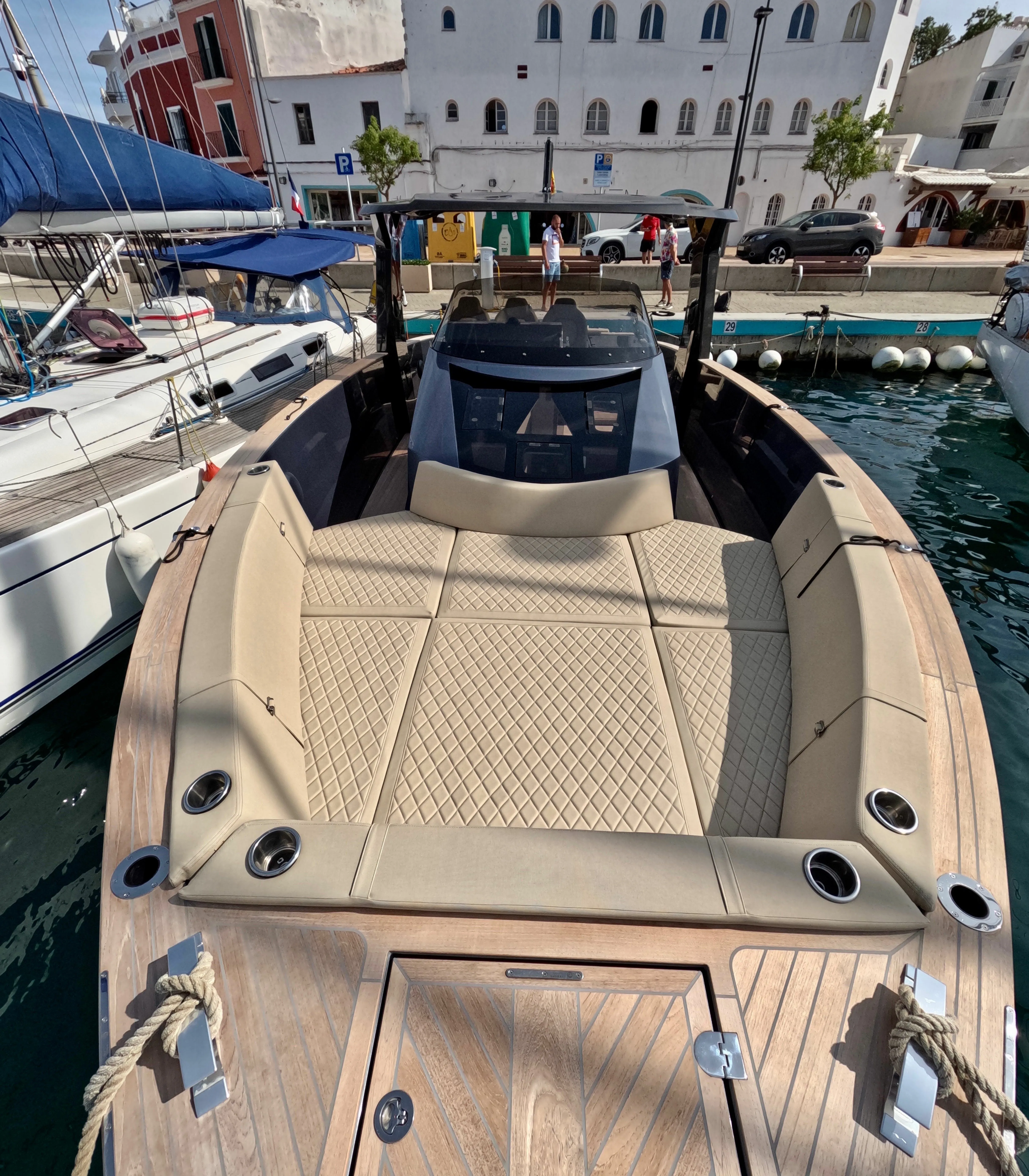 Explore Mahón on a 12.36m Rental Boat