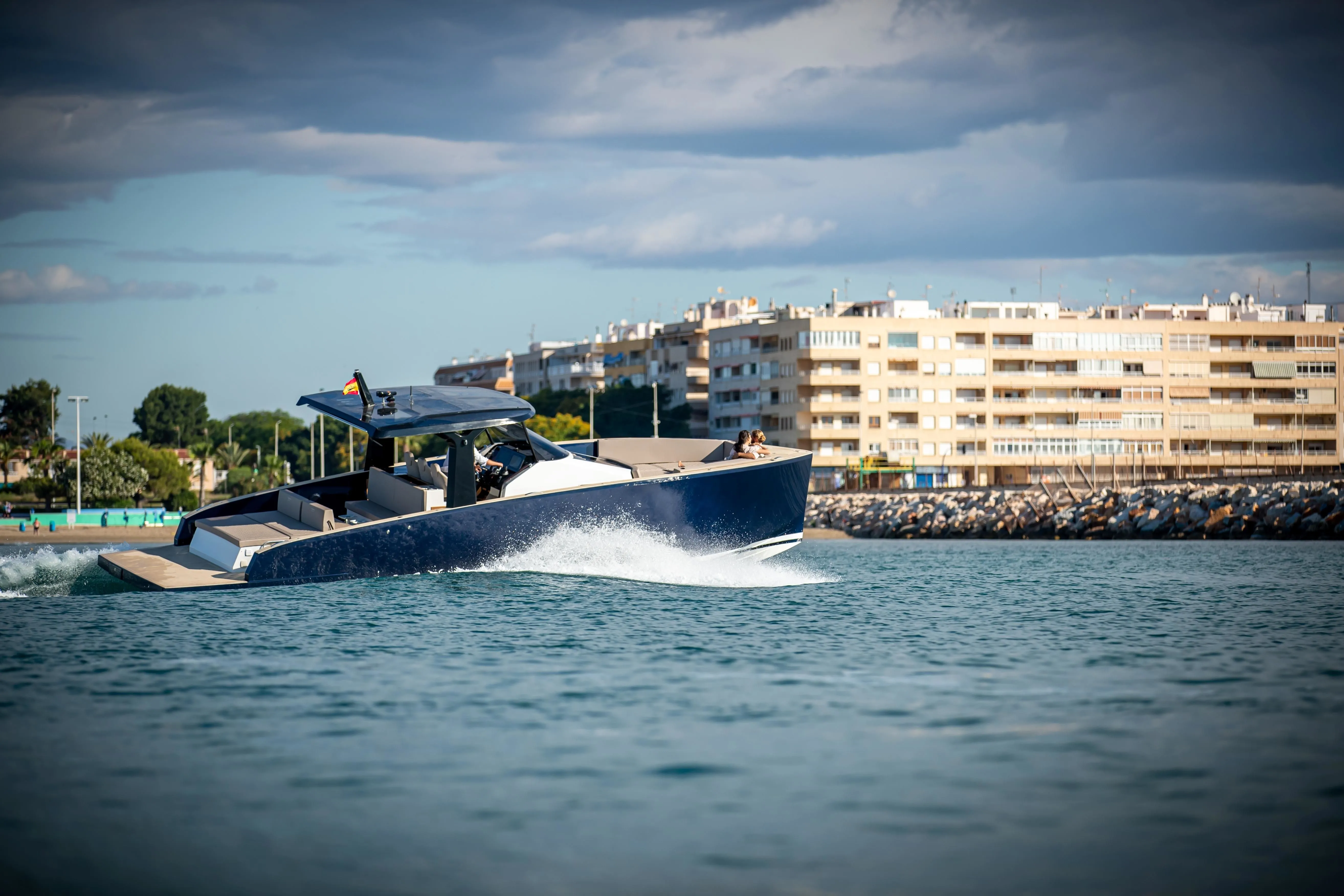 Rent a 12.49m Tesoro T40 in Mykonos City