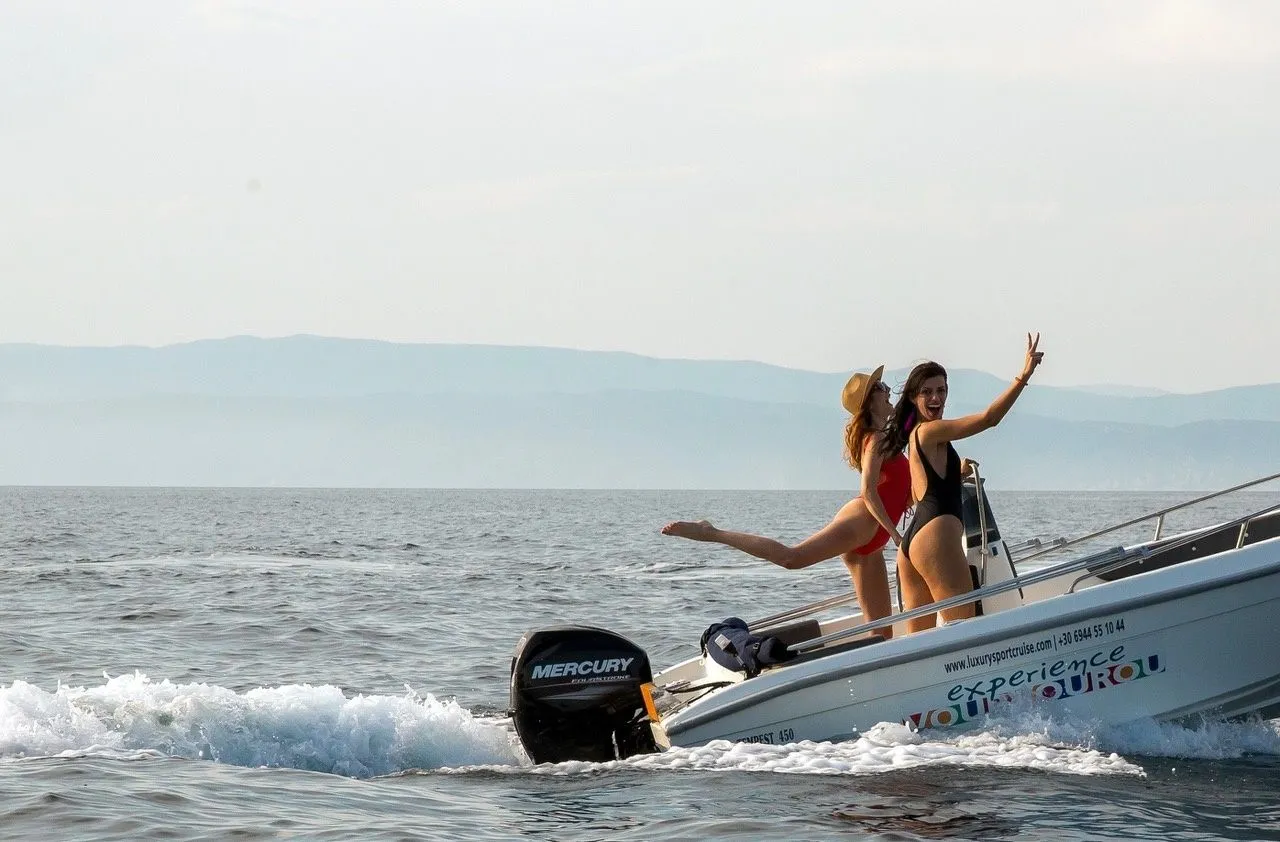 Dileon 1 Charter Boat