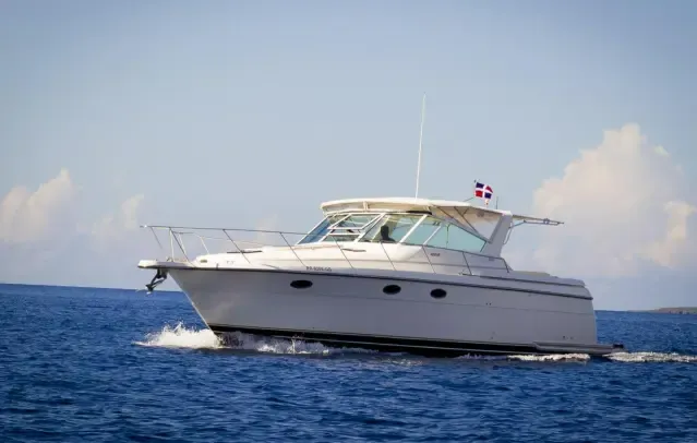 Charter a 12.2m Motor Yacht in La Romana