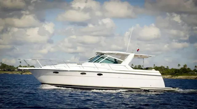 Charter a 12.2m Motor Yacht in La Romana