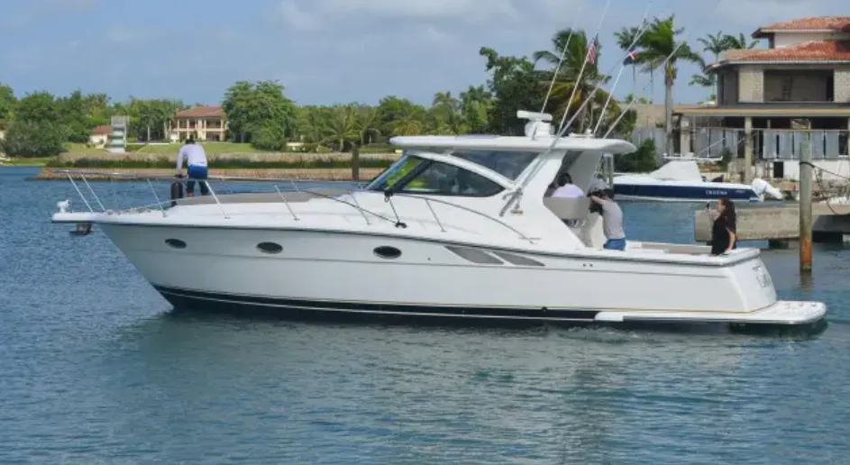 Explore La Romana on a 10.82m Rental Boat