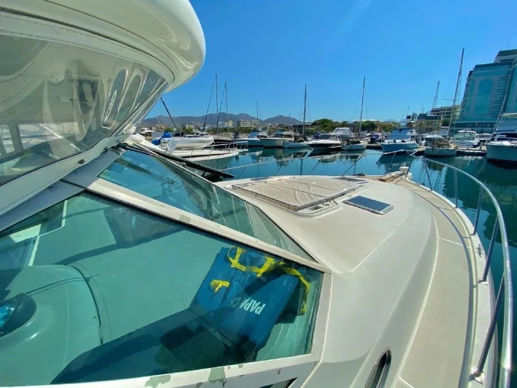 12.8m Santa Marta Tiara 42 Hire