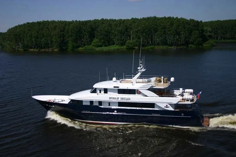 Boot - Explore Moscow on a 34.54m Rental Timmerman Yachts 34