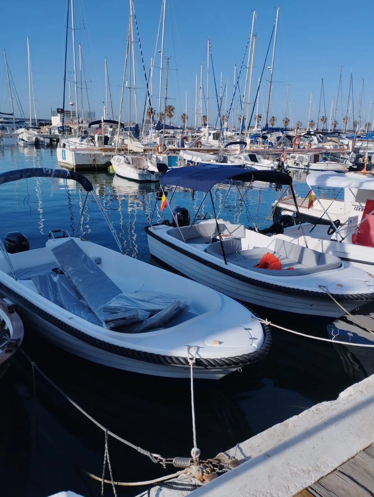 Charter a 4.99m Motor Boat Tiphon Marion in Sitges