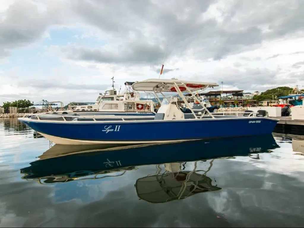 Charter a 10.36m Motor Yacht Todomar 34 in Santa Marta