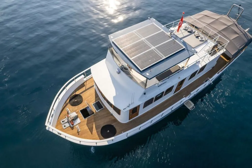 Quatros 23 Charterboot - 3