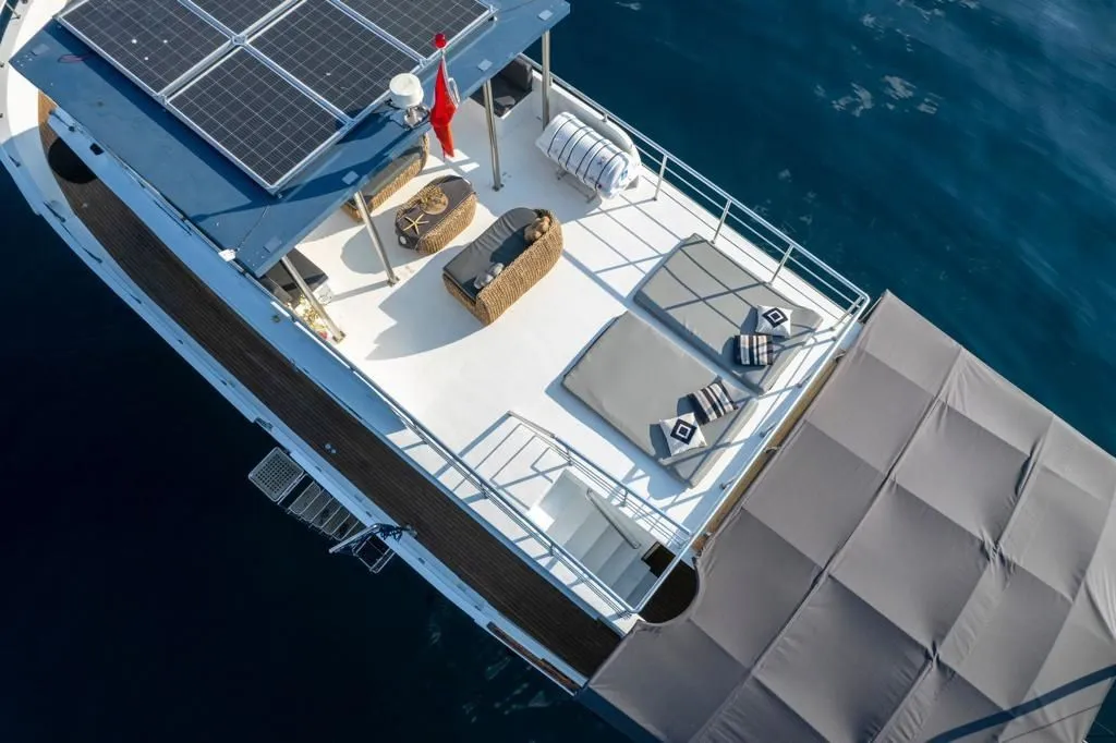 Quatros 23 Charterboot - 4