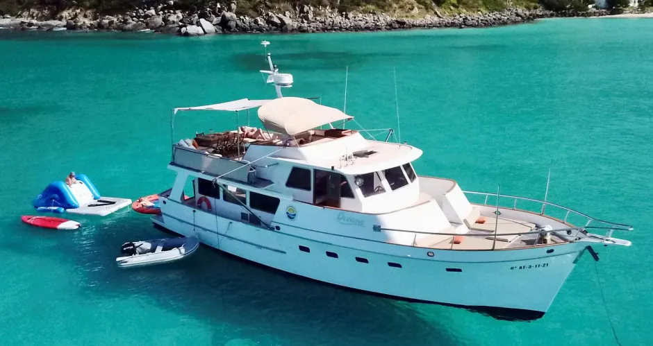 16.5m Marigot Boat Hire