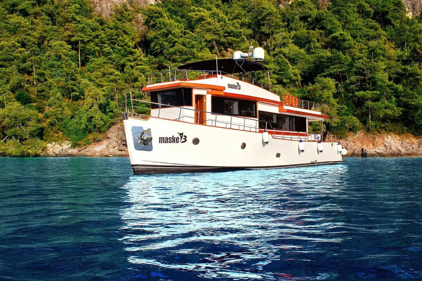 20m Fethiye Trawler 65 Motor Yacht Hire
