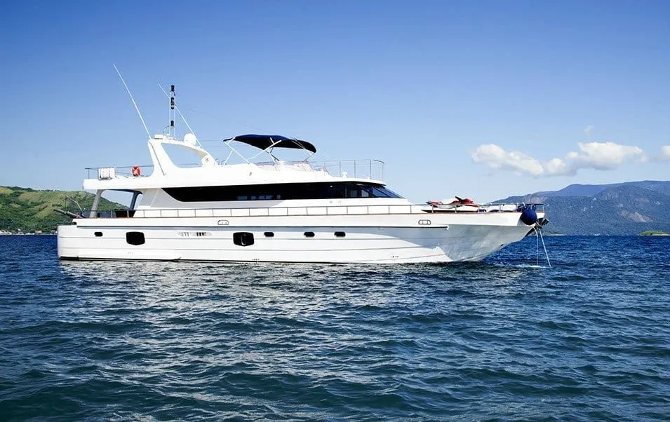 Rent a 26.47m Boat in Rio de Janeiro