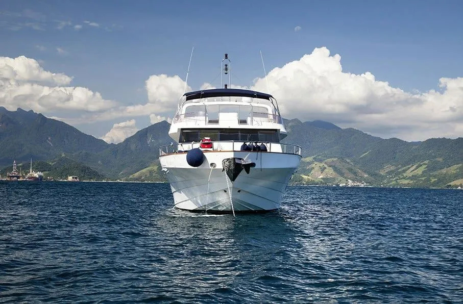 Rent a 26.47m Boat in Rio de Janeiro