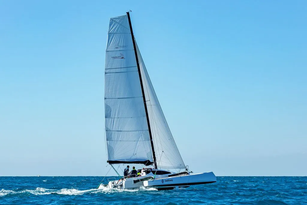 Rent a 9.14m 2 Cabin Catamaran in Marseille