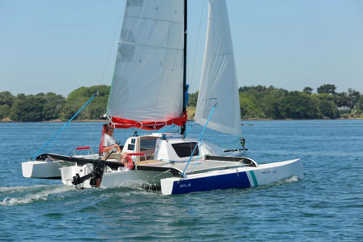 Tricat 1 Charterboot - 3