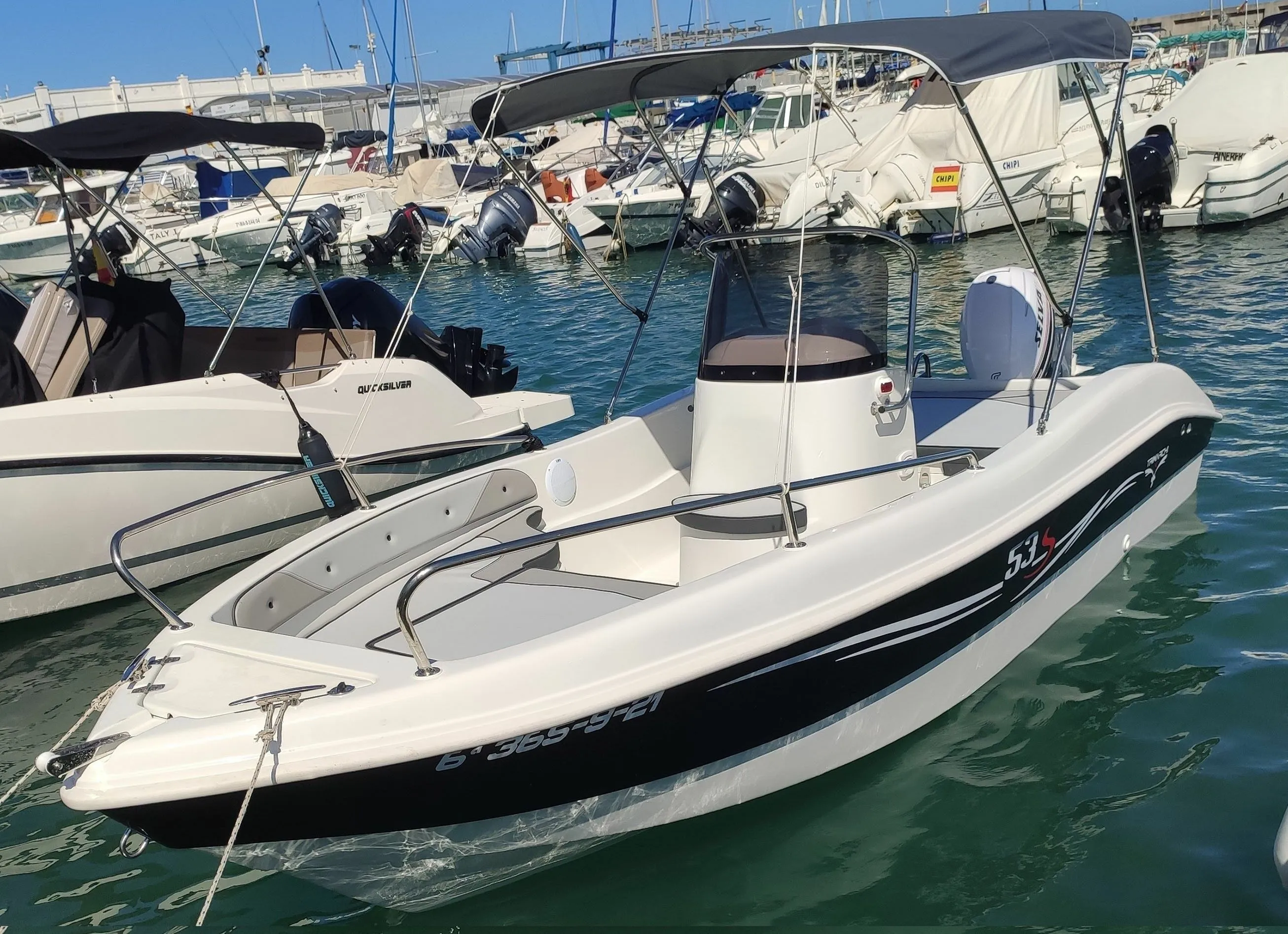 Rent a 5.3m Boat in Benalmádena