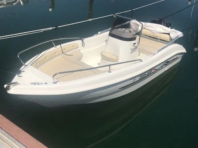 5.2m Rimini Boat Hire