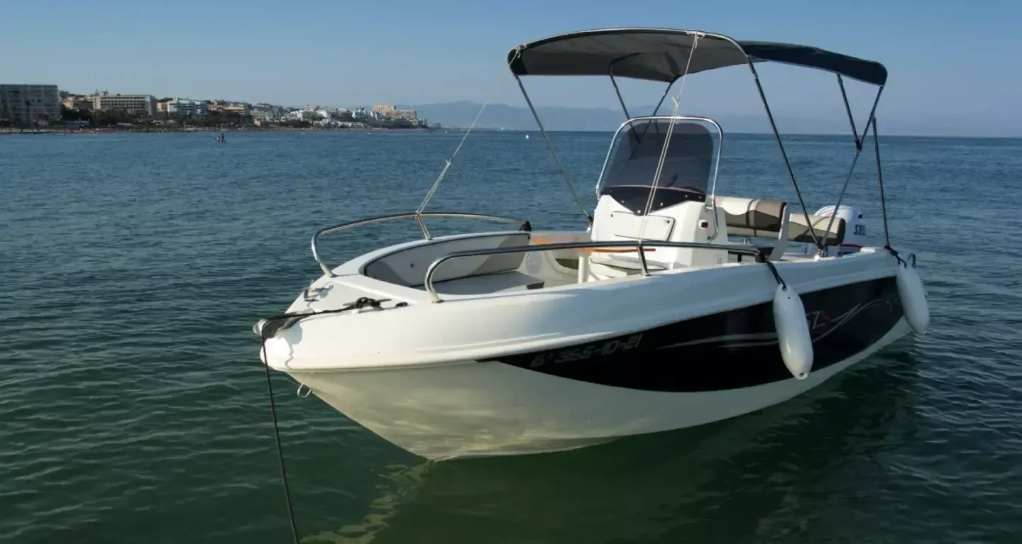 Rent a 6m Boat in Benalmádena