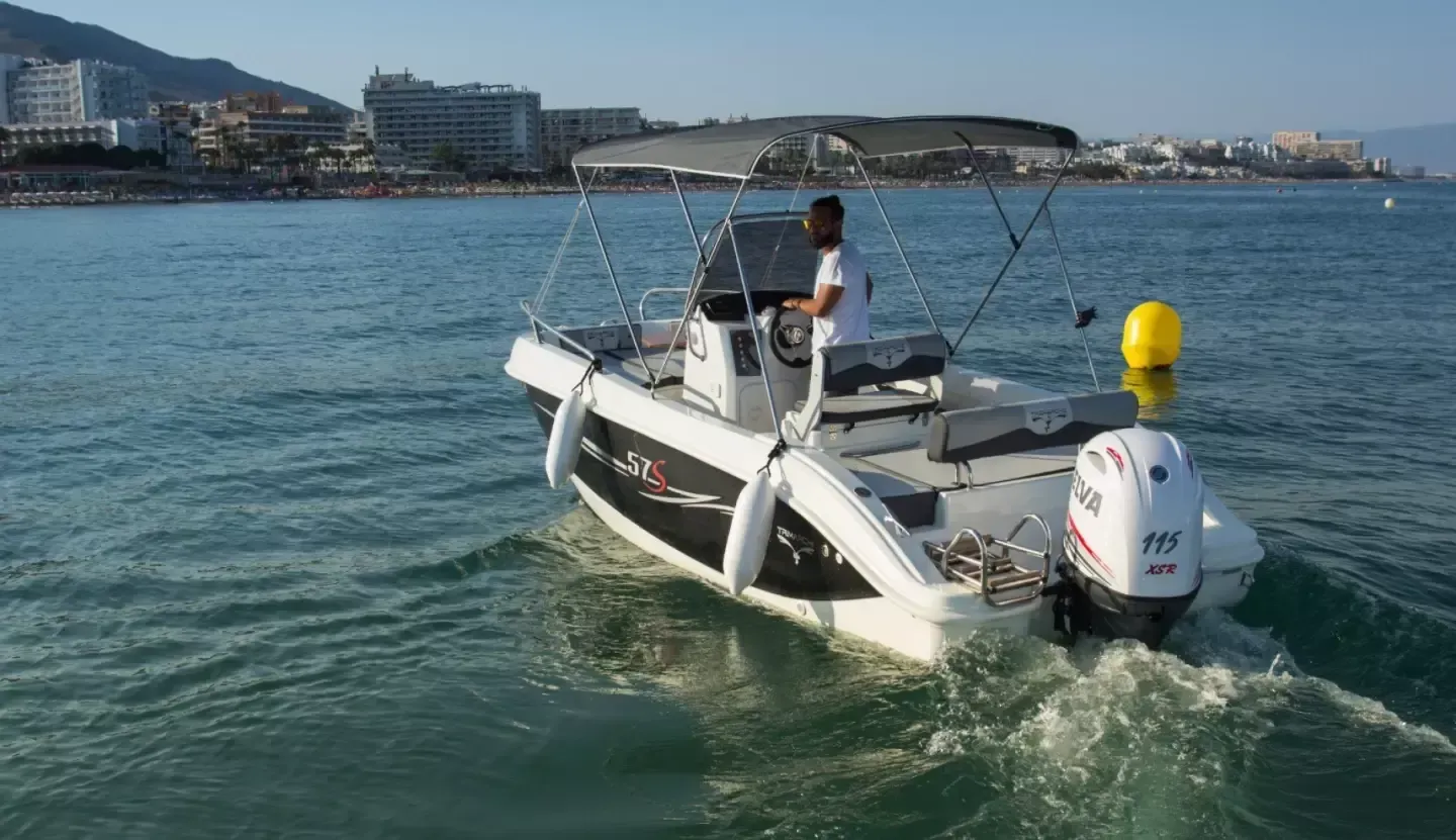 Rent a 6m Boat in Benalmádena