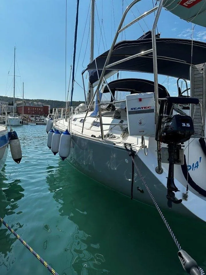 Pia Charter Boat - 3