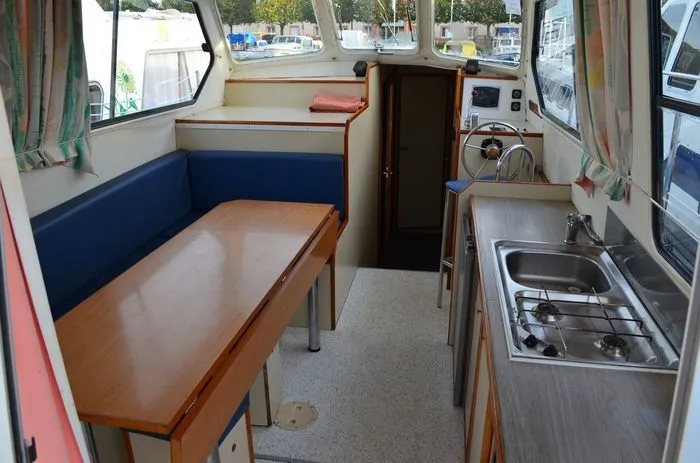 Les Canalous 99 Charter Boat