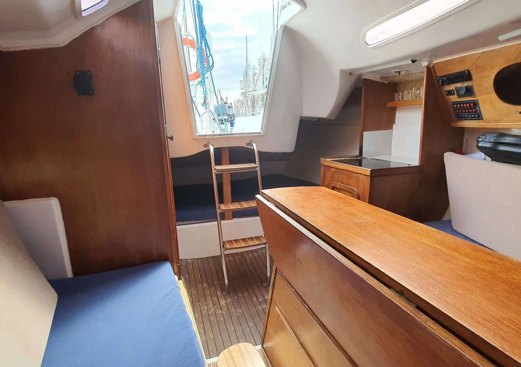 No Name Charter Boat - 4