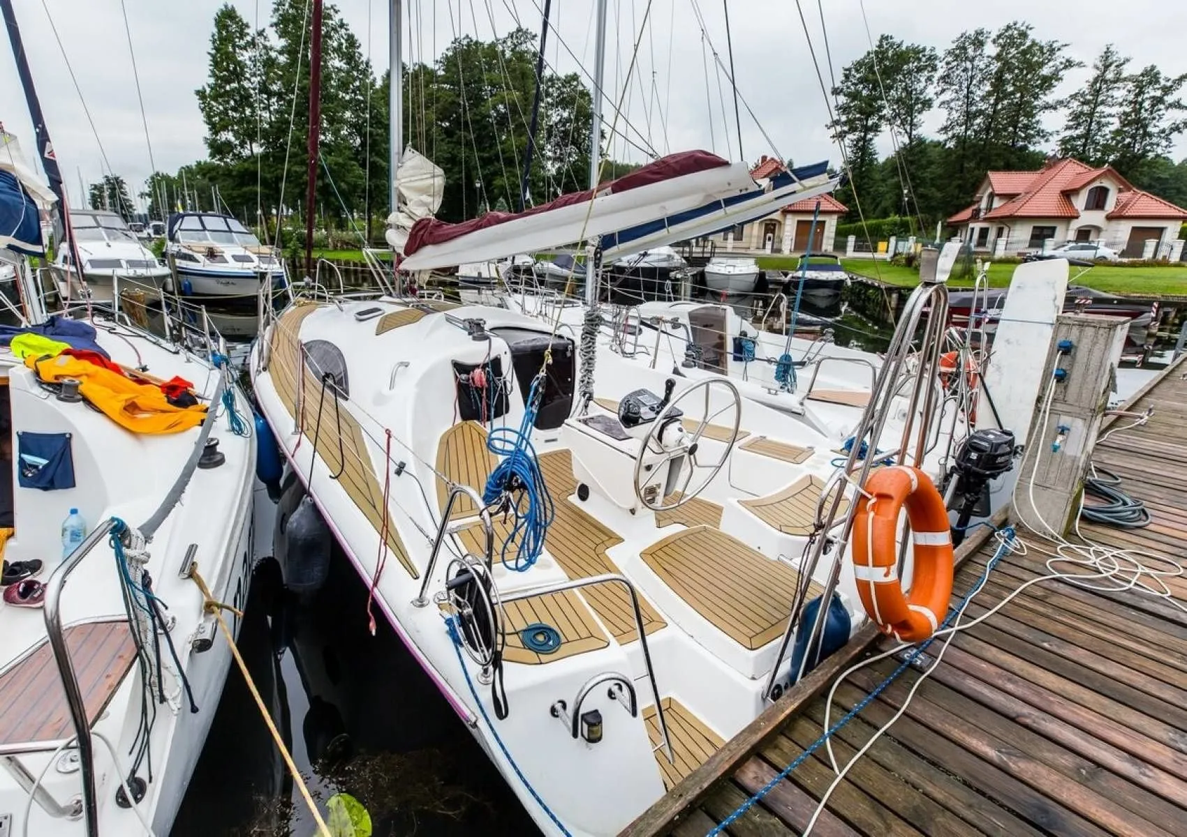 No Name Charter Boat - 1