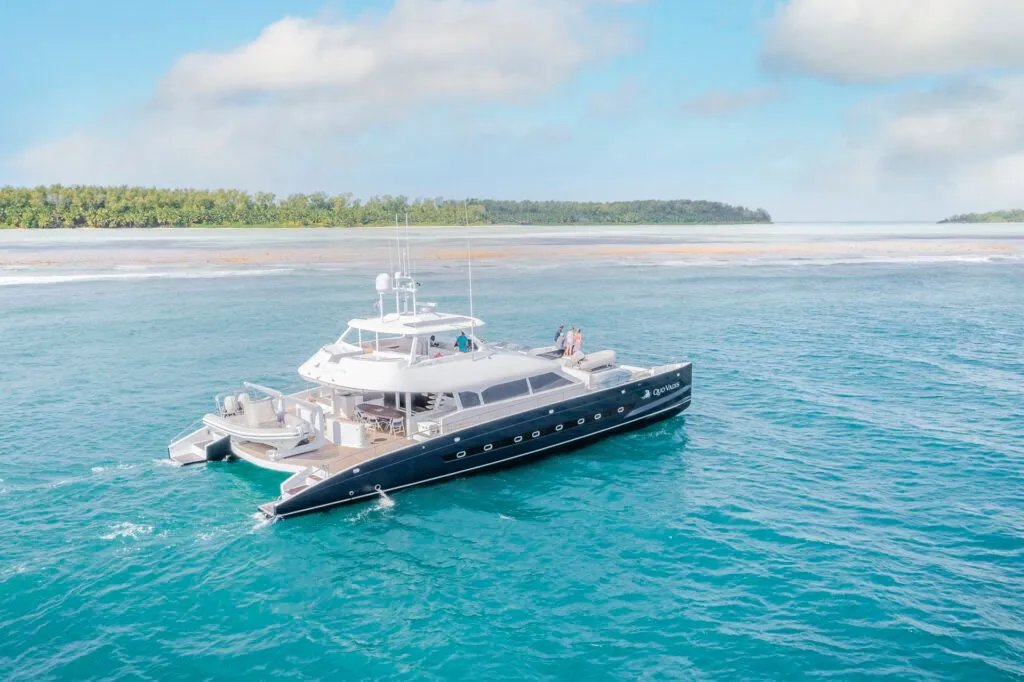 22.97m Eden Island Power Catamaran Two Oceans 750e Hire