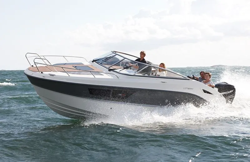 7.69m Gdańsk Motor Boat Uttern D77 Hire