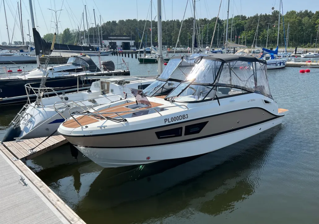 Julia Charter Boat