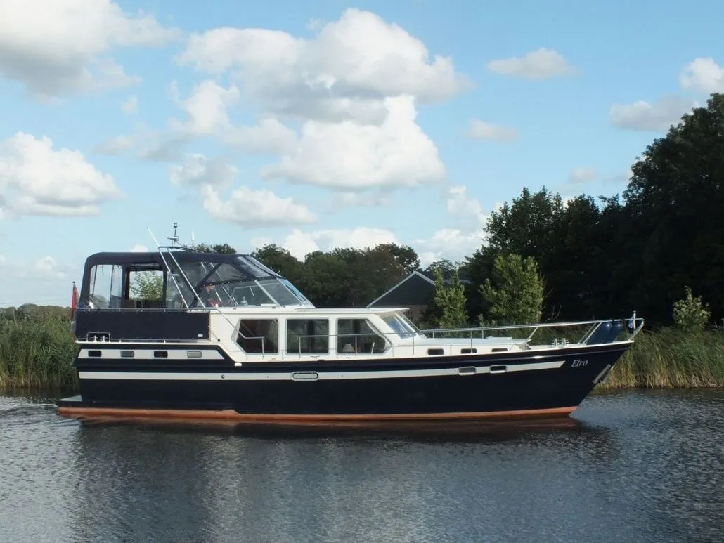 Charter a 13.1m House Boat in Sneek