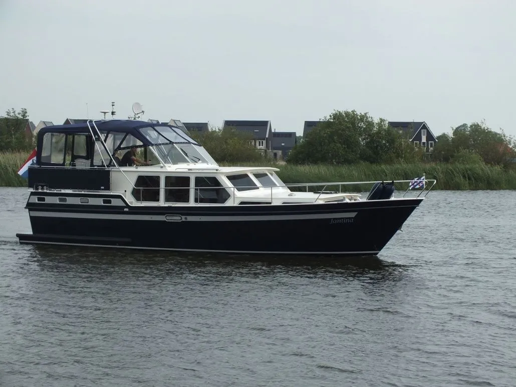 Jantina Charter Boat