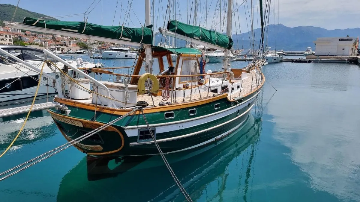 Charter a 14.4m Sailing Yacht Vagabond 47 in Herceg Novi