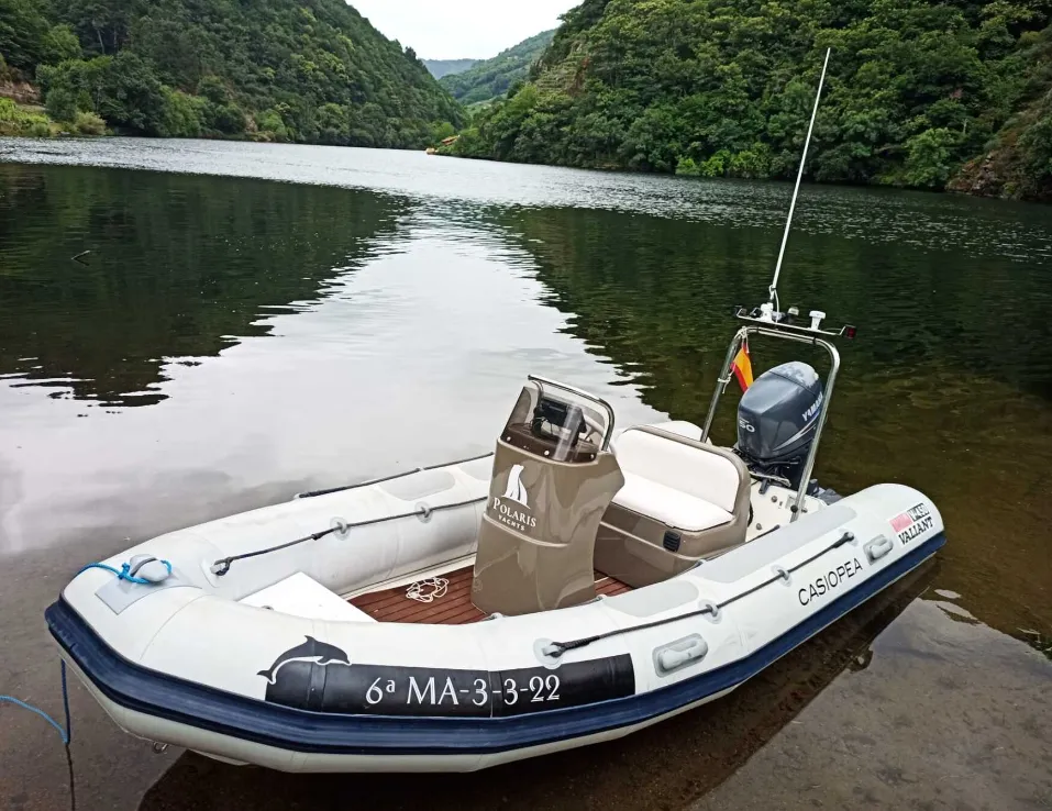 4.5m Vilanova de Arousa Motor Boat Hire