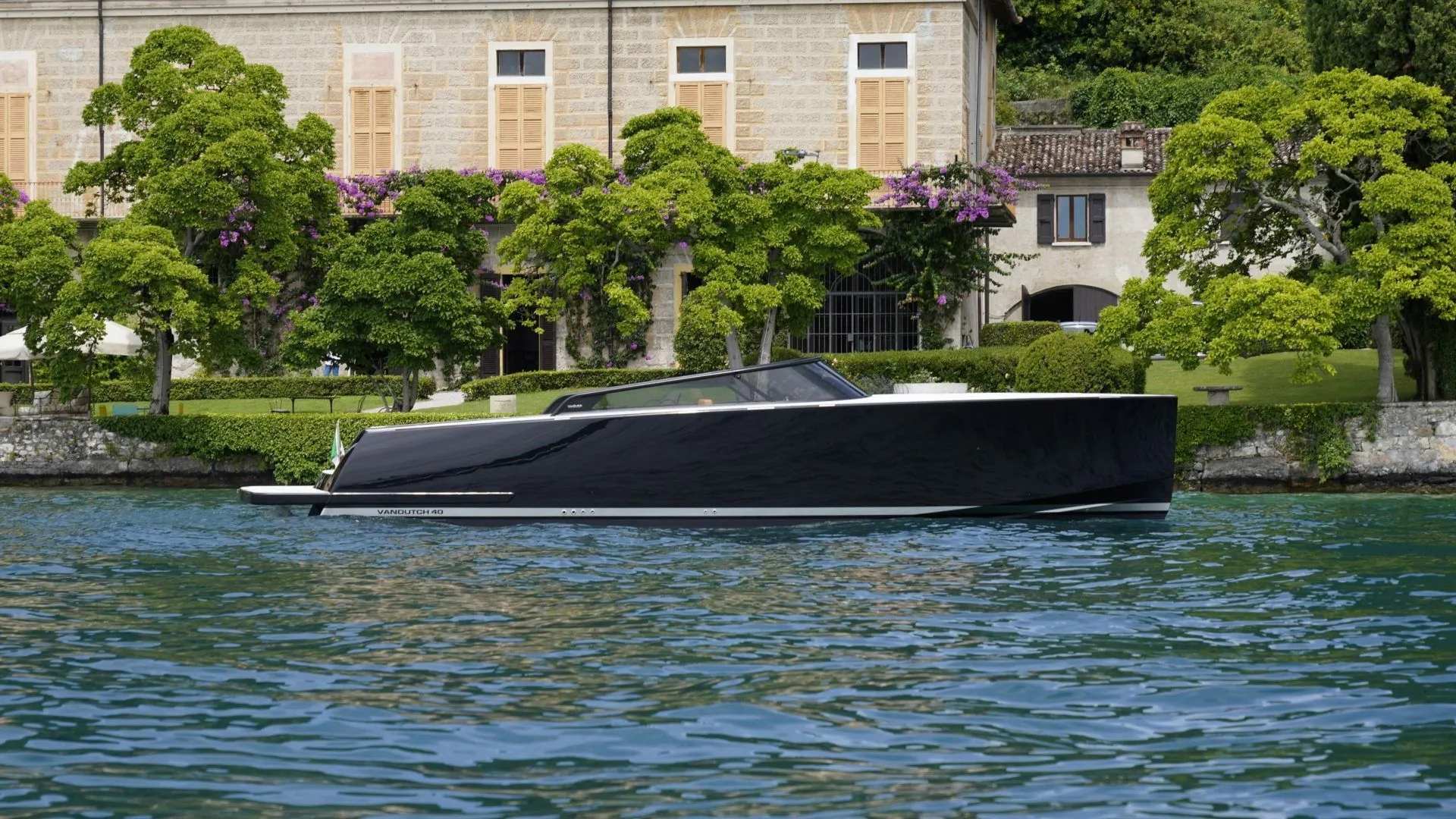 VD40 Charter Boat