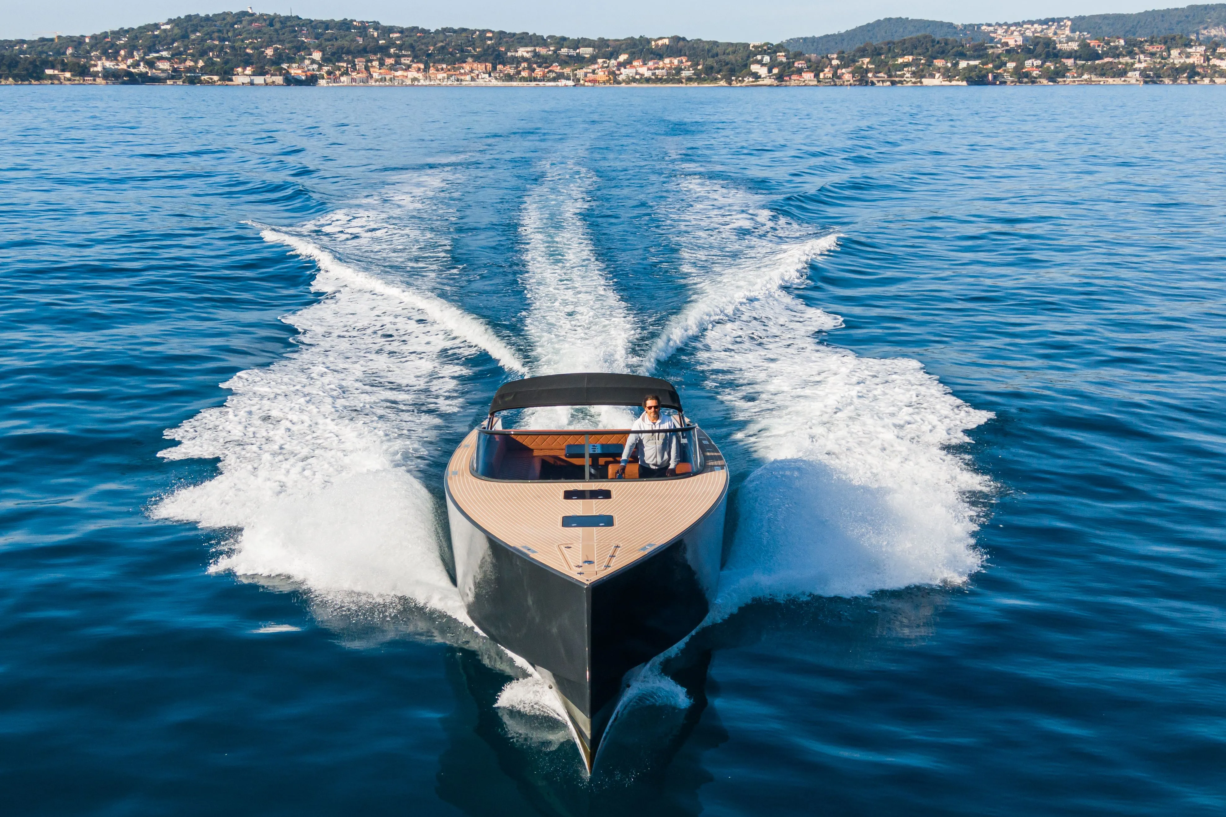 Explore Saint-Jean-Cap-Ferrat on a 12.08m Rental Motor Yacht