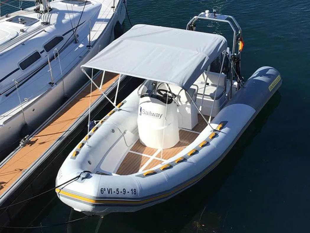 Explore Vigo on a 5.6m Rental Vanguard 560