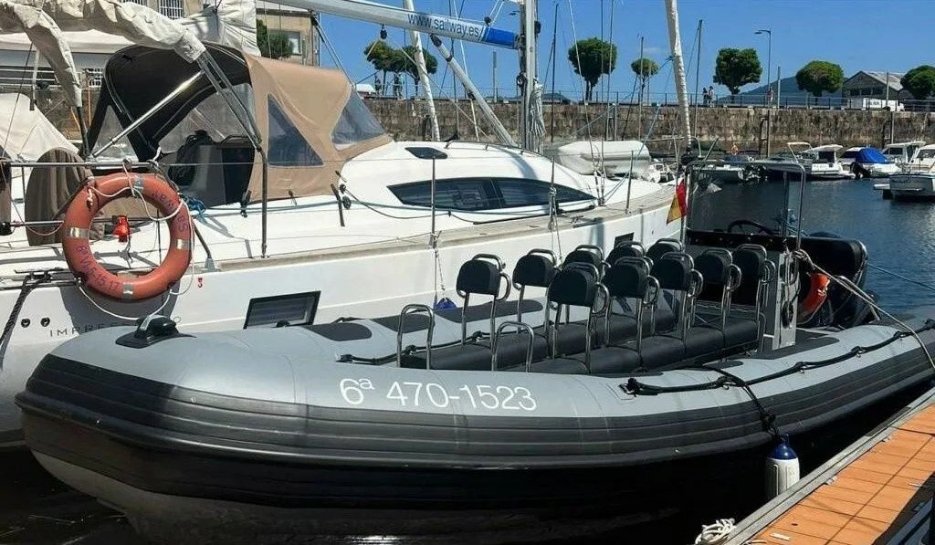 7.6m Vigo Motor Boat Vanguard 760 Hire