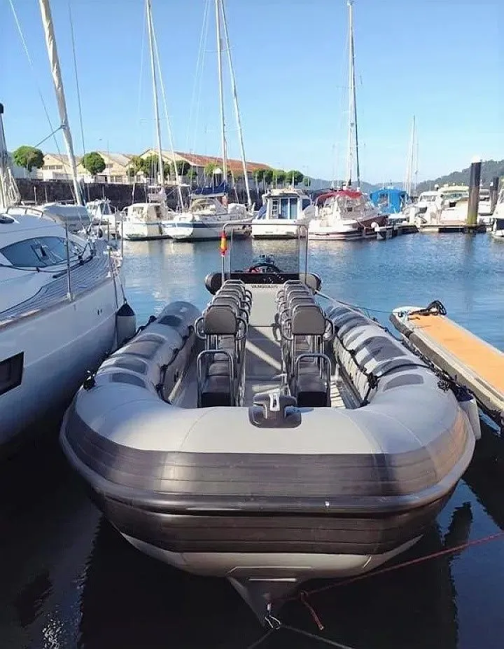 7.6m Vigo Motor Boat Vanguard 760 Hire