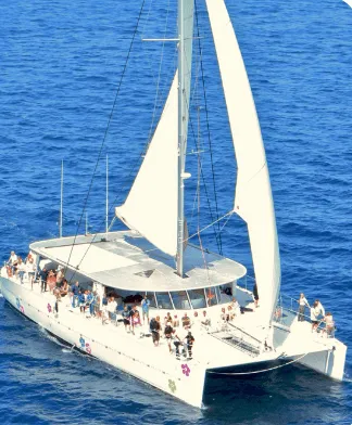 Rent a 25m Catamaran Vaton 25 in Marseille