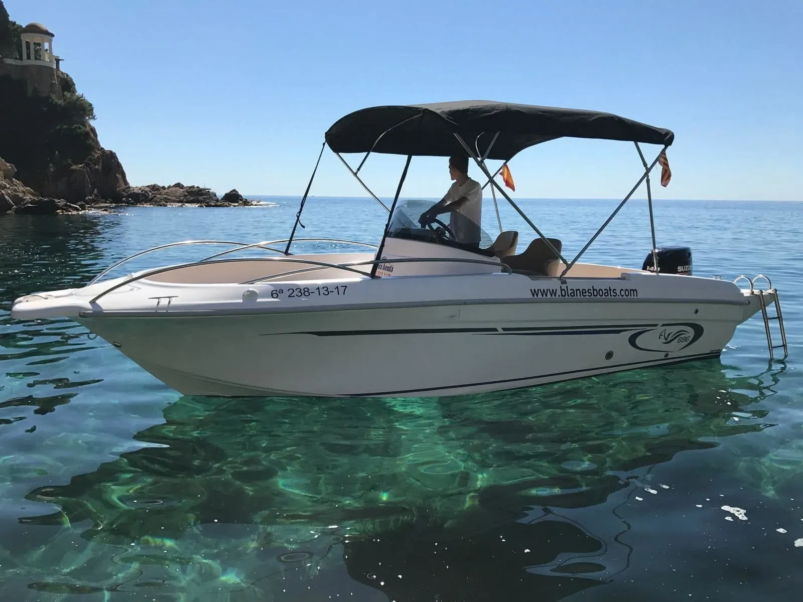 Rent a 6.96m Vegamar 696 Motor Boat in Blanes