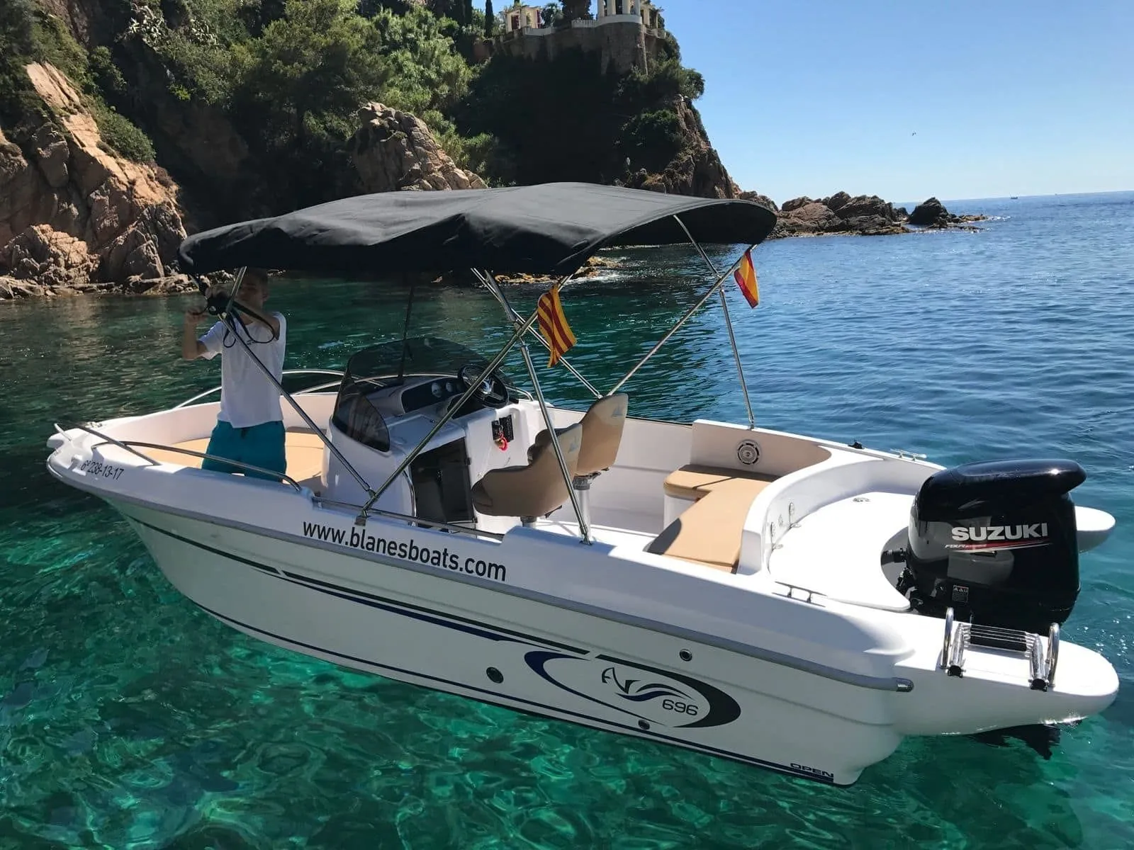 Rent a 6.96m Vegamar 696 Motor Boat in Blanes
