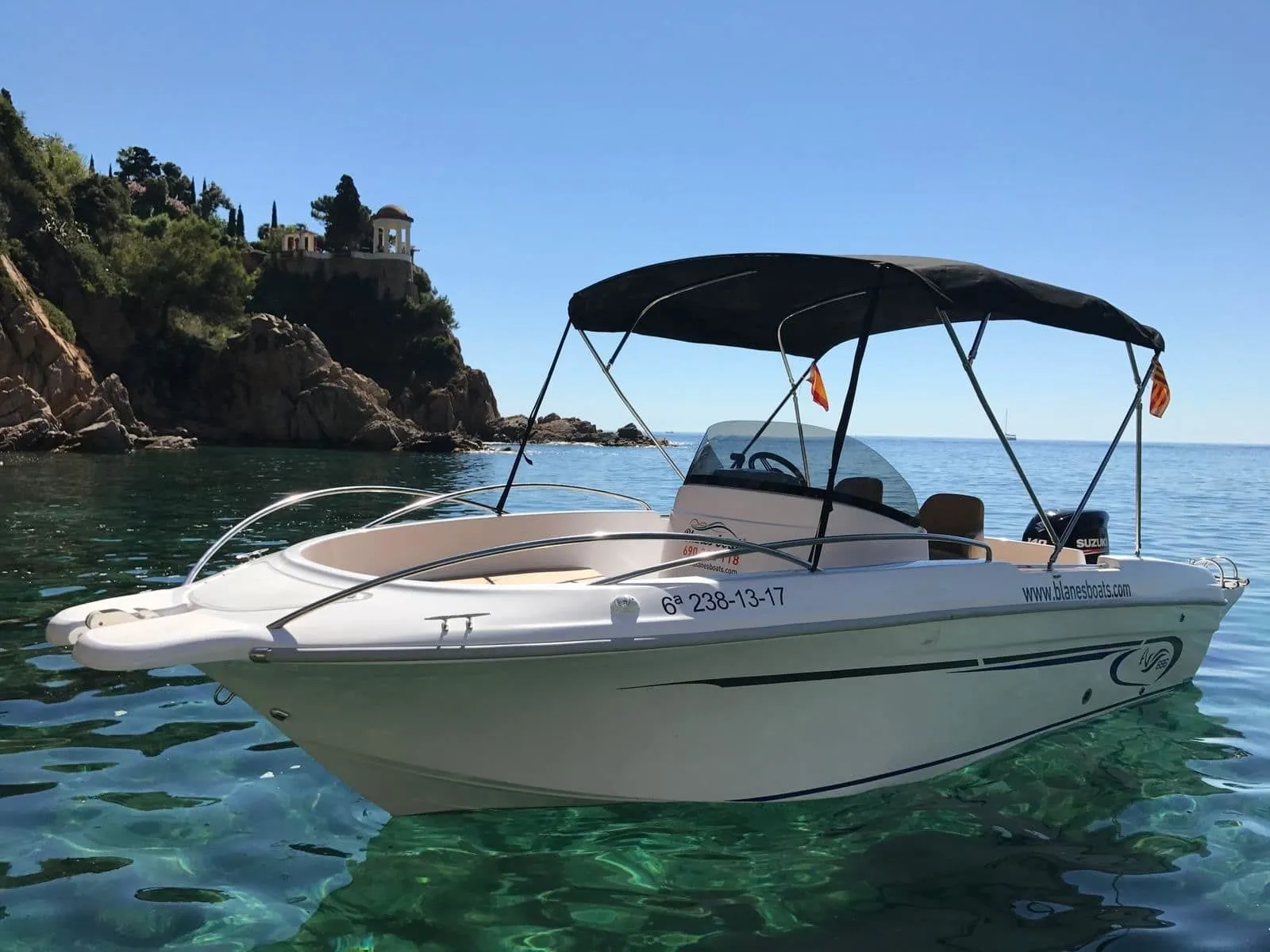 Rent a 6.96m Vegamar 696 Motor Boat in Blanes