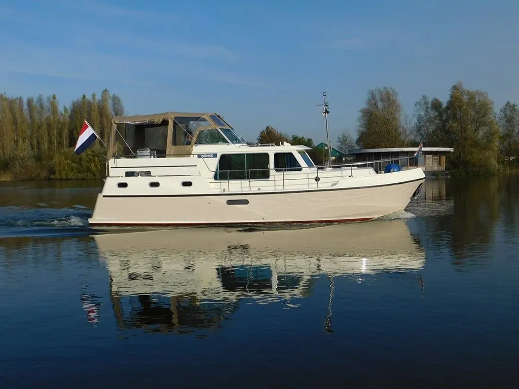 Charter a 11.5m House Boat in IJsselstein