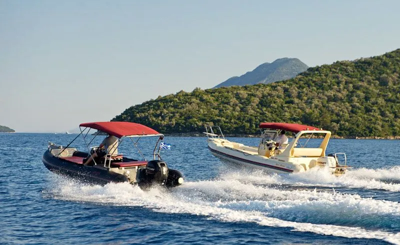 Charter a 6.5m Boat in Nikiana