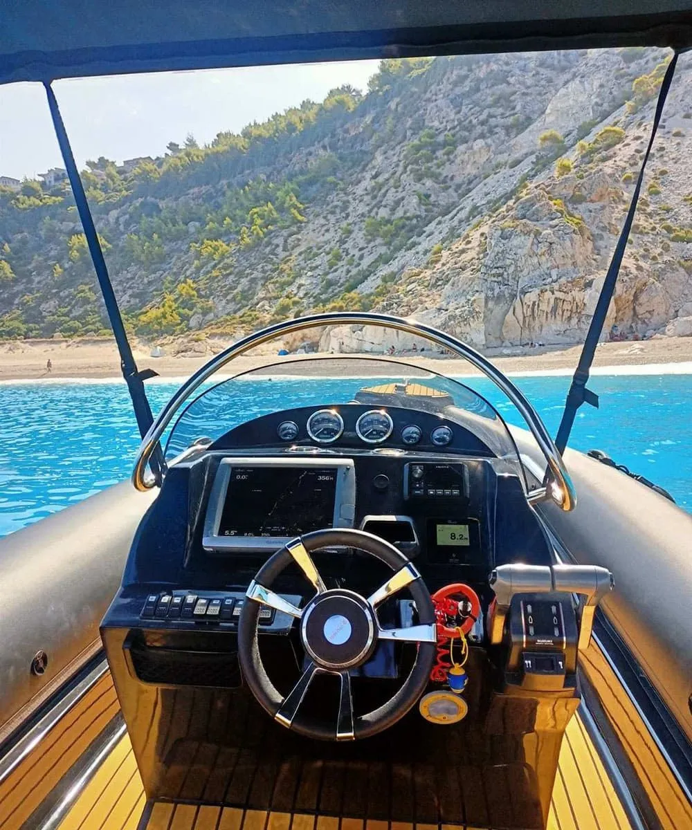 Magnum Charter Boat
